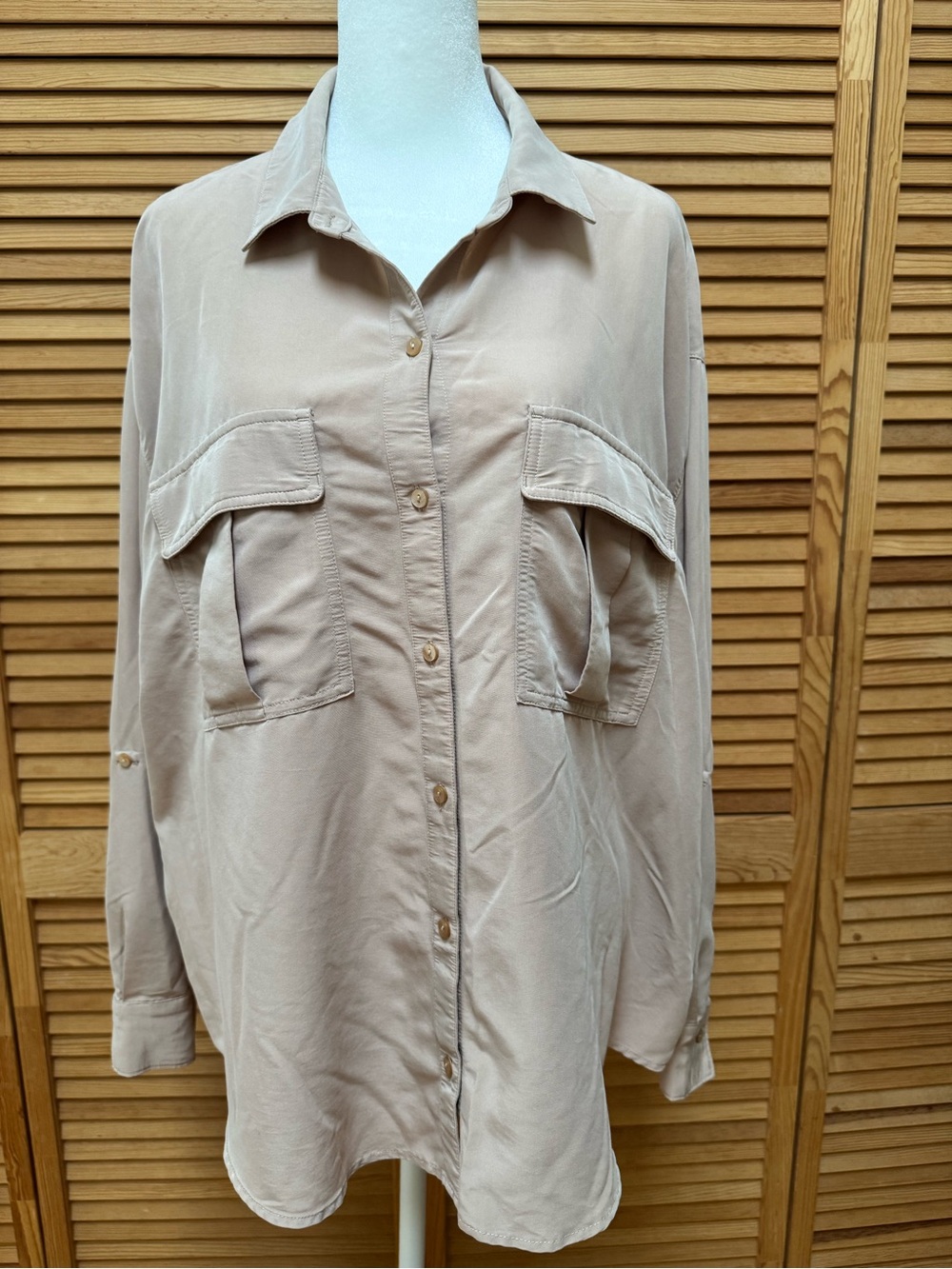 Old Navy Oversized Tan Satin Finish Cargo Pocket Blouse Shirt XL Minimalist